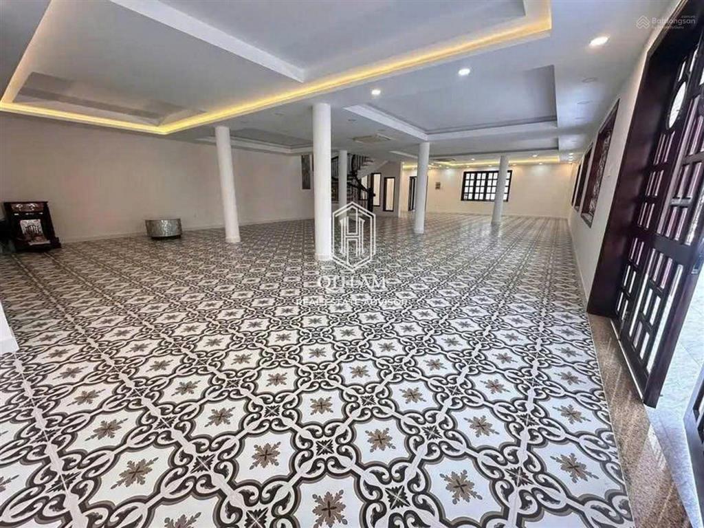 Cho thuê nhà  góc 2mt  nguyễn đình chính, phú nhuận (410m2)