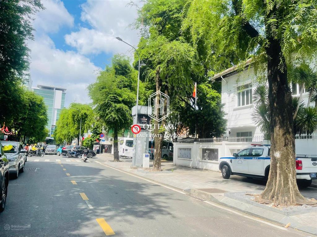 Ngang 9m  mt 211 nguyễn văn thủ, quận 1  (4 tầng có thang máy)