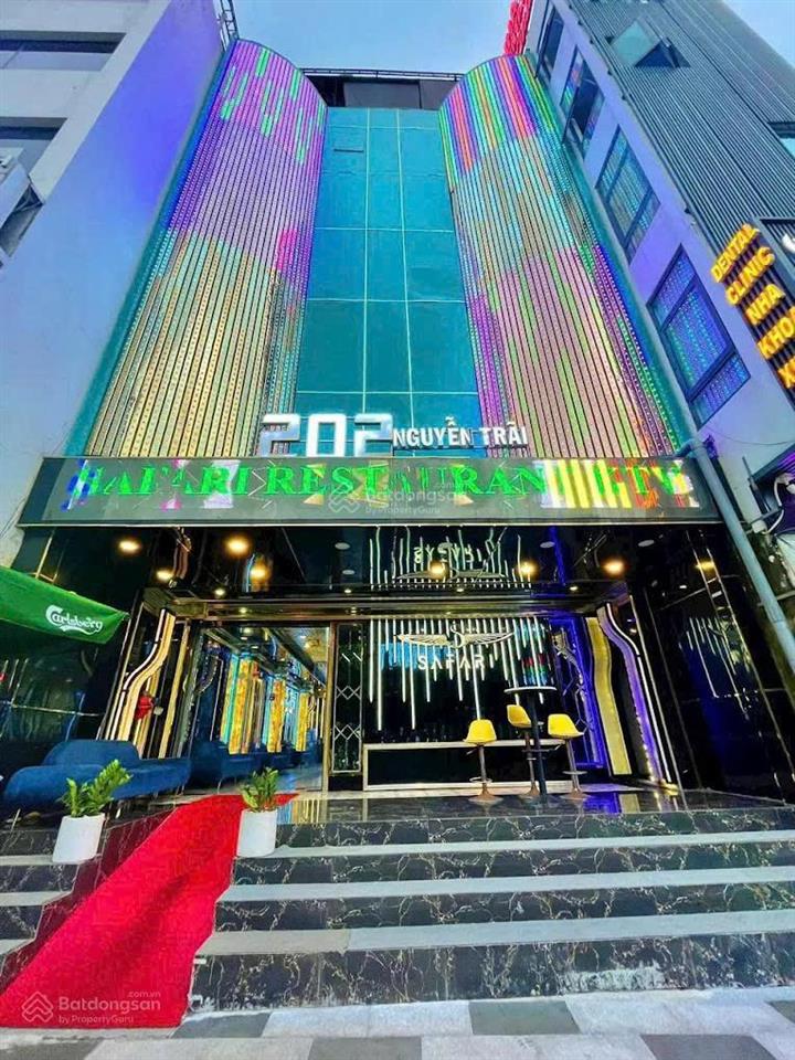 Tòa nhà karaoke nguyễn trãi, quận 1 (15 phòng lớn karaoke  thang máy  pccc)