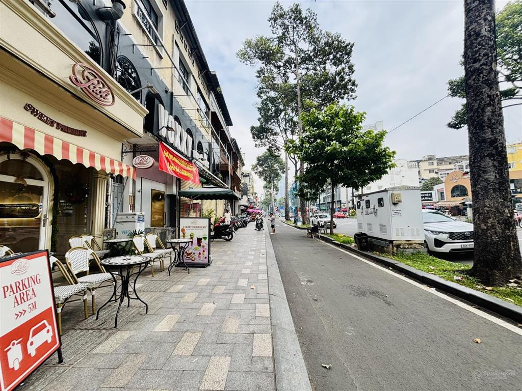 Cho thuê nhà  58 60 trần hưng đạo, phạm ngũ lão, quận 1  8x20m (trống suốt)  ngay bùi viện