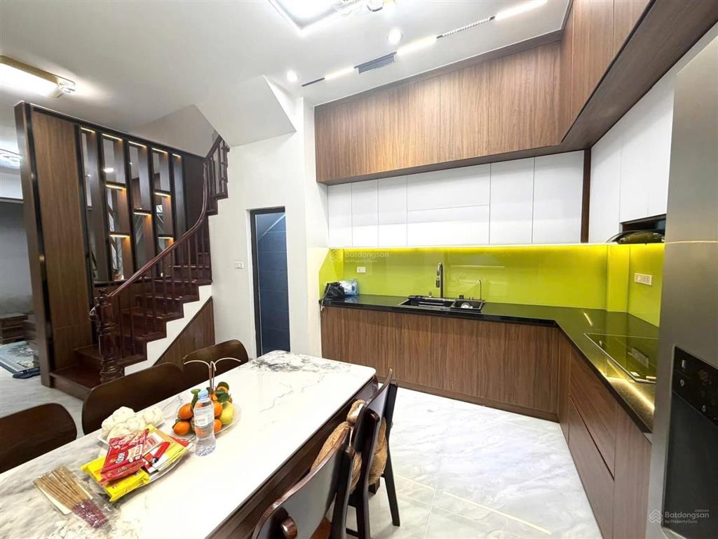 10m ra ô tô võ thị sáu, lô góc ngõ thông bạch mai, nhà mới ở luôn, full nội thất, sđcc 45m2 x 5t