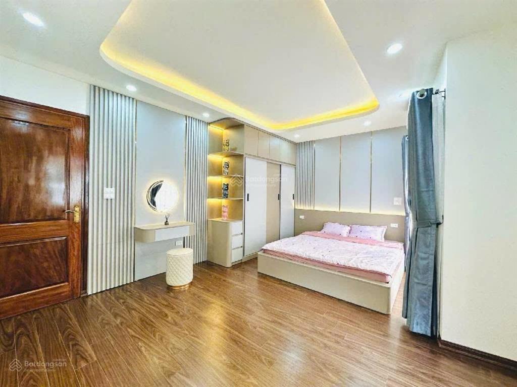 6 tầng thang máy trương định, 2 thoáng ngõ thông, bãi gửi ô tô, nội thất cao cấp, 45m2, 7.65 tỷ