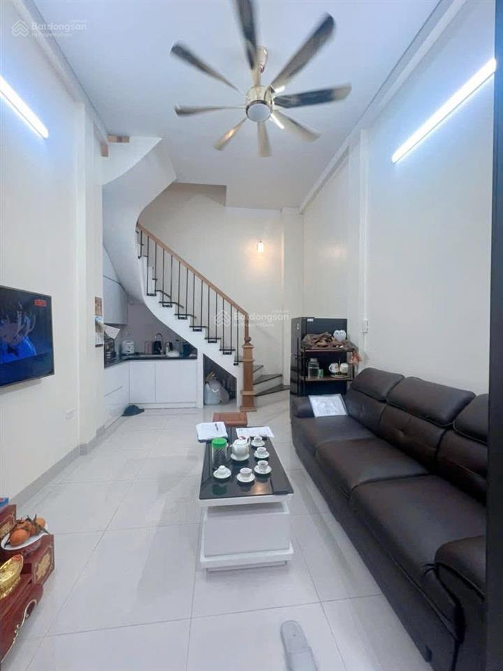 10m ra ô tô bạch mai, gần hồ, 30m2, đủ công năng 3 ngủ, sđcc, nhiều tiện ích nhỉnh 5 tỷ