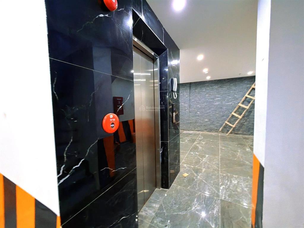 190tr/m2 ccmn đại la 6t thang máy 14pk, 20m ra ô tô tránh, full nội thất, gần bách kinh xây
