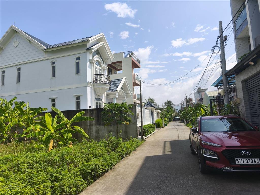 Bán đất xã tân kiên. gần trường đại học phạm ngọc thạch.5*23=115m.