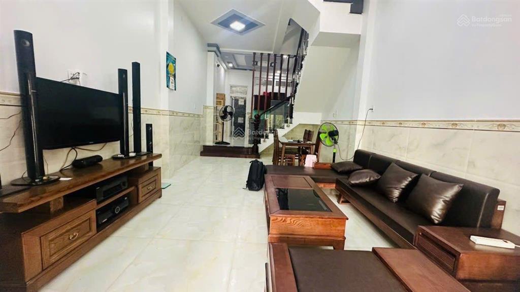 Bán nhà xã tân kiên, bình chánh. 4x14 nhà 1trệt 2lầu hẻm xe hơi 6m.