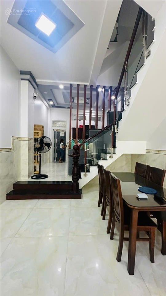 Bán nhà xã tân kiên, bình chánh. 4x14 nhà 1trệt 2lầu hẻm xe hơi 6m.