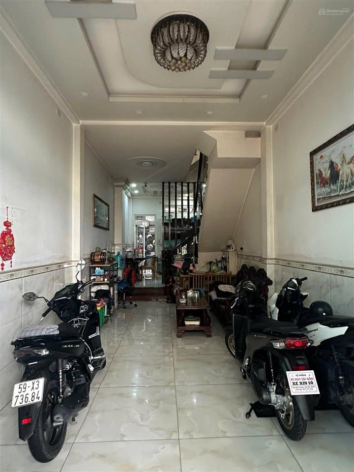 Bán nhà 1 trệt 2 lầu xã tân kiên, dt 3,8x14. nhà mới ở liền