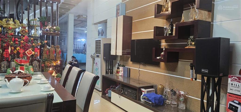 Bán nhà biệt thự kdc phong phú 5. dt 7x19,5m. nhà 1 trệt 2 lầu.