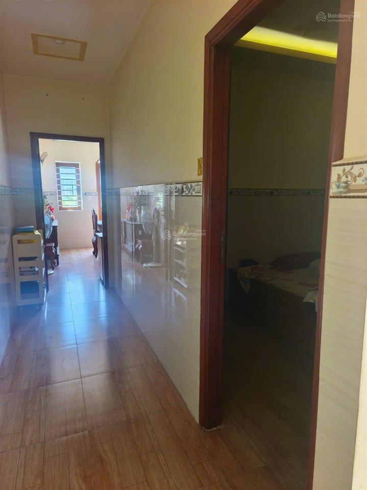 Bán nhà kdc hồ bắc. dt 5x20 nhà 3,5 tấm, shr, công chứng mua bán được liền.