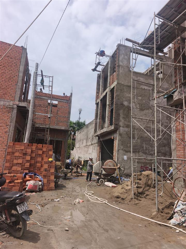 Bán đất đường t11, xã tân quý tây, bình chánh. kdc hiện hữu. dt 7x15 full thổ cư.