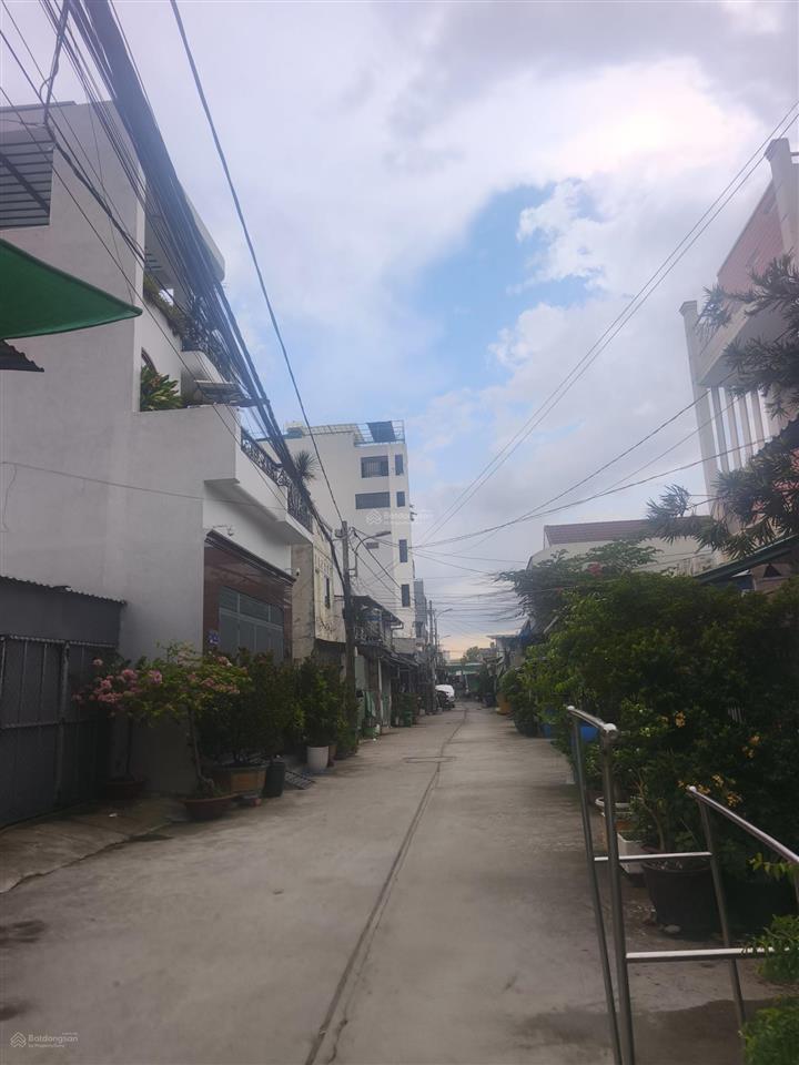 Bán dãy nhà trọ 12 phòng. dt 9x14, thu nhập 20 tr/tháng.