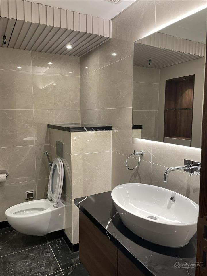 Chính chủ căn hộ 2pn+1 diện tích 95m2 thông thủy hdi tower  55 lê đại hành cần bán giá 195tr/m