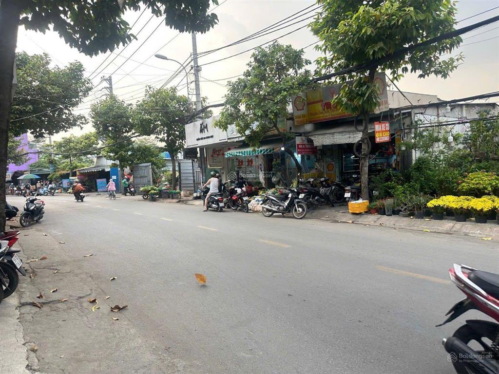 Bán đất mặt tiền 560m2 ngang 14m full thổ gấp bán giảm 4,5 tỷ
