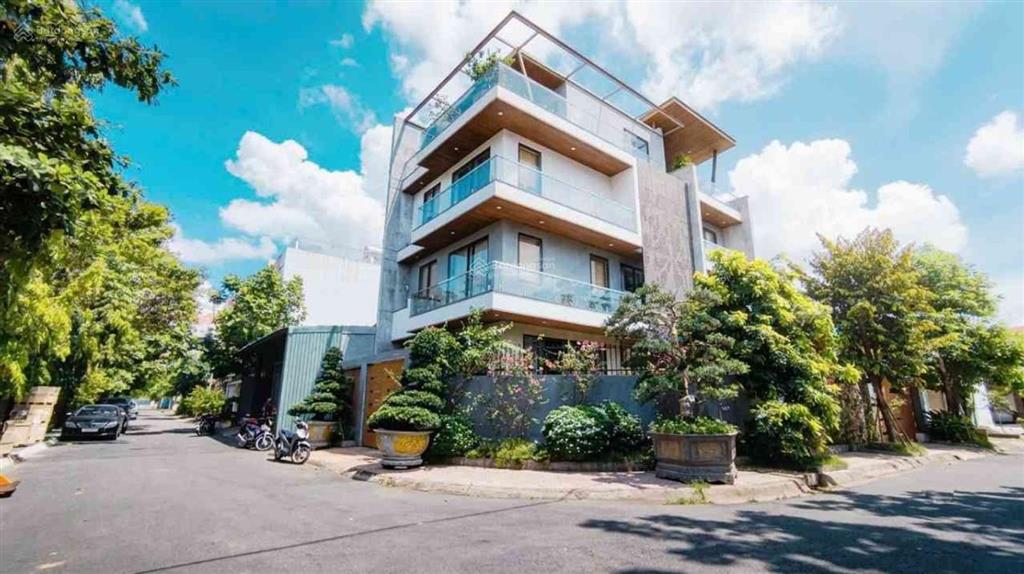 Biệt thự 260m2 góc 2 mặt tiền có thang máy kdc phú nhuậnlê thị riêngthới an, q12 giá nhỉnh 20 tỷ