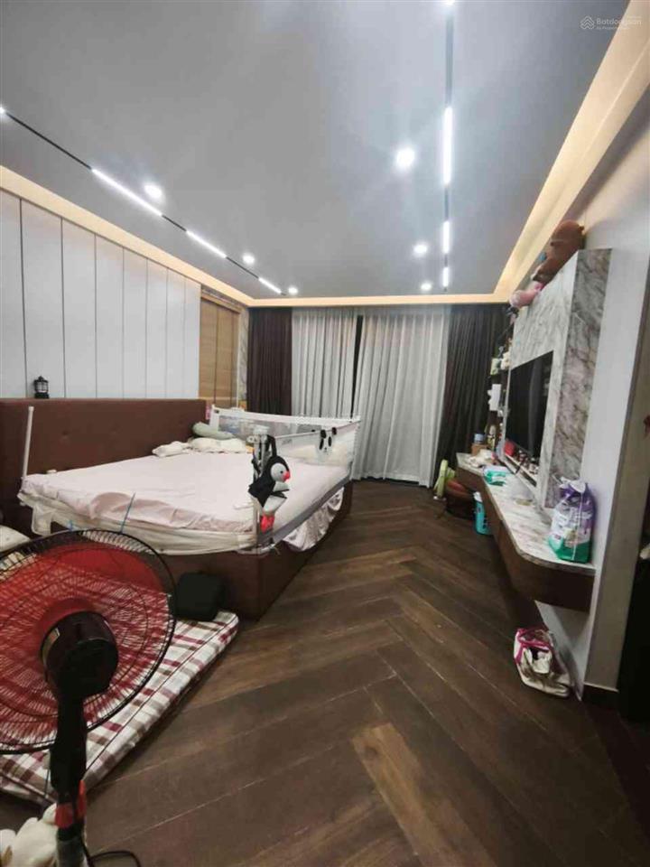 Biệt thự 260m2 góc 2 mặt tiền có thang máy kdc phú nhuậnlê thị riêngthới an, q12 giá nhỉnh 20 tỷ