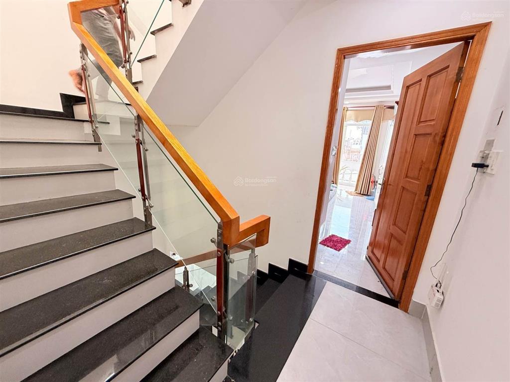 Nhà 4 tầng 80m2 4pn 5wc tân chánh hiệp gần nguyễn ảnh thủ  trung mỹ tây tphcm  giá 6,45 tỷ còn tl
