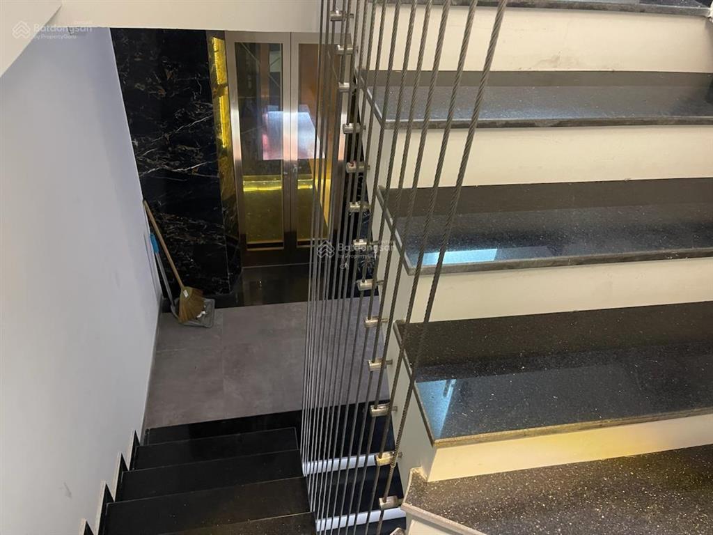 Mặt phố đặng tiến đông 101m2 10 tầng mặt tiền 7,1m lô góc ô tô tránh quận đống đa