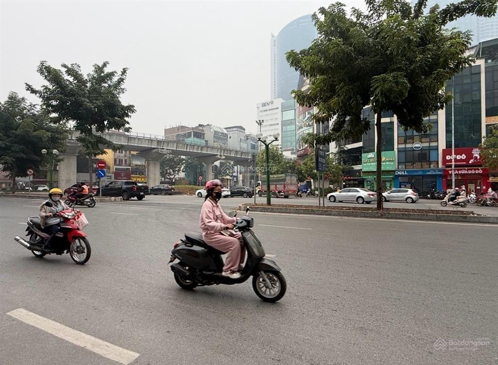 Mảnh đất vàng giá đầu tư 300m2 một mặt phố và 1 mặt ngõ, mặt tiền 13m phố nguyễn văn huyên,cầu giấy