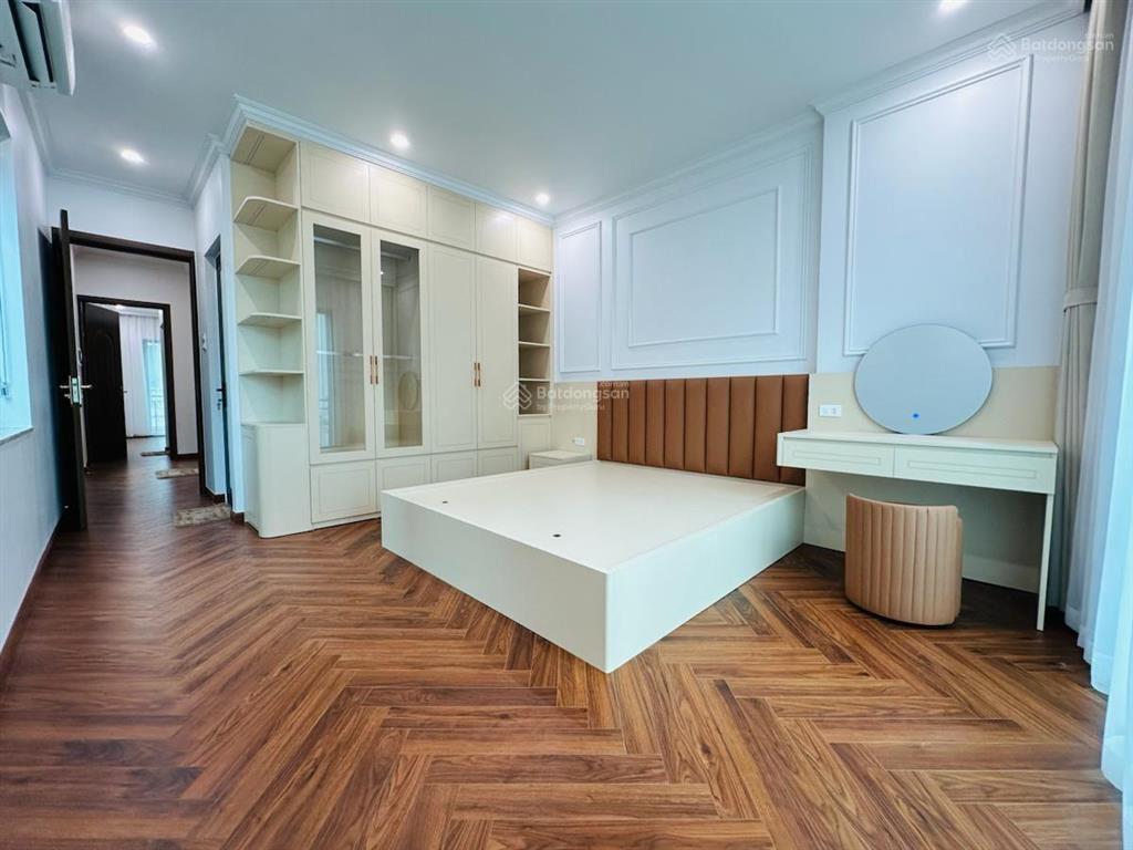 Siêu phẩm 3 mặt ô tô tránh 70m2 7 tầng thang máy trung tâm cầu giấy