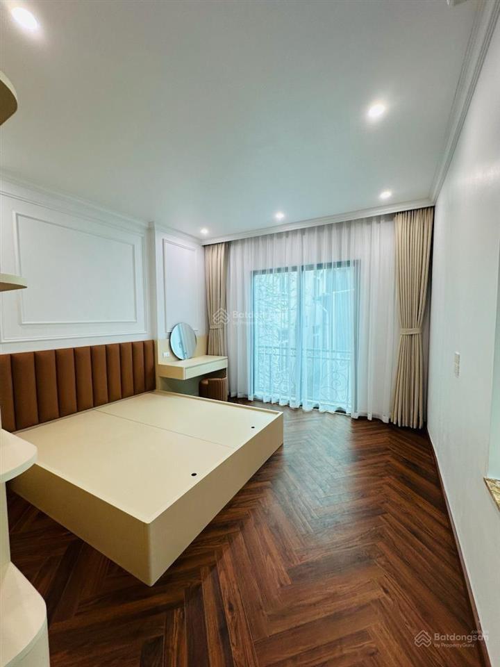 Siêu phẩm 3 mặt ô tô tránh 70m2 7 tầng thang máy trung tâm cầu giấy