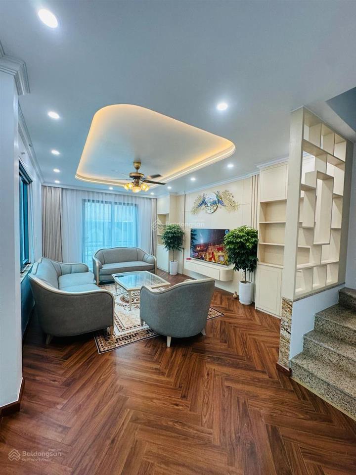 Siêu phẩm 3 mặt ô tô tránh 70m2 7 tầng thang máy trung tâm cầu giấy