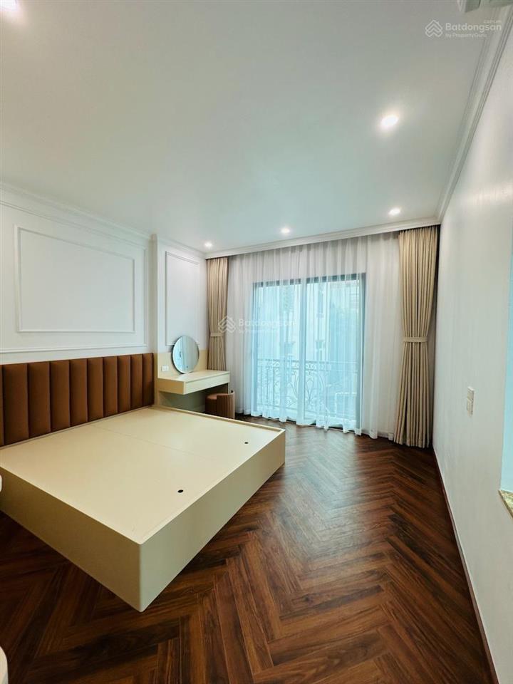 Siêu phẩm 3 mặt ô tô tránh 70m2 7 tầng thang máy trung tâm cầu giấy