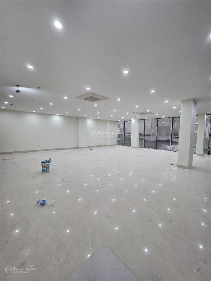 Cực kỳ hiếm tòa văn phòng 120m2 mặt tiền 12m xây 10 tầng phố lê văn lương quận thanh xuân