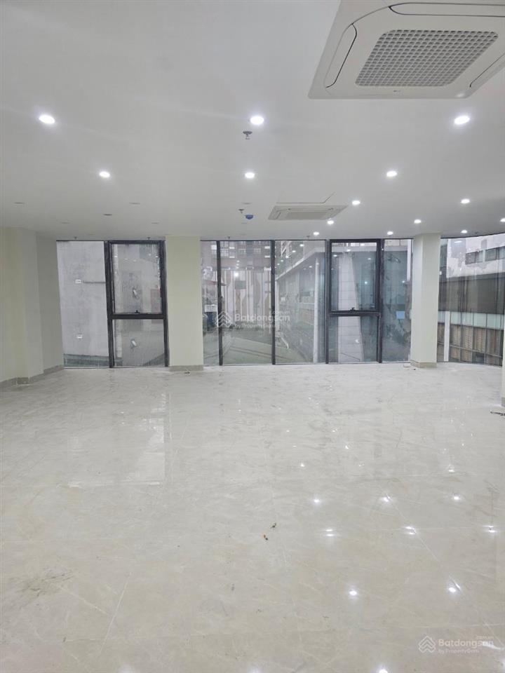 Cực kỳ hiếm tòa văn phòng 120m2 mặt tiền 12m xây 10 tầng phố lê văn lương quận thanh xuân