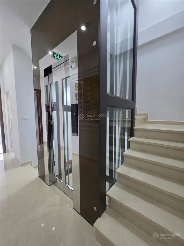 Siêu phẩm 7 tầng thang máy 45m2 vỉa hè 5m trung tâm cầu giấy