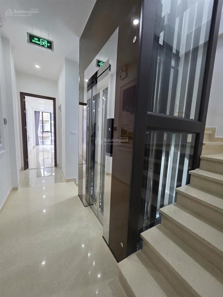 Siêu phẩm 7 tầng thang máy 45m2 vỉa hè 5m trung tâm cầu giấy