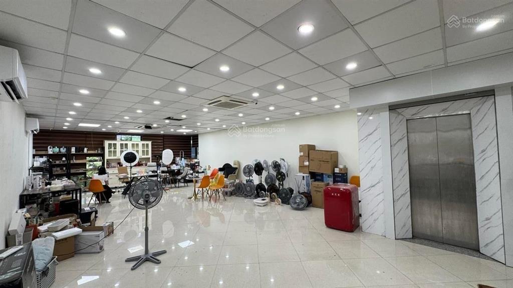 Tòa văn phòng 139m2 6 tầng thang máy mặt phố lạc long quân tây hồ mặt tiền 7,7m