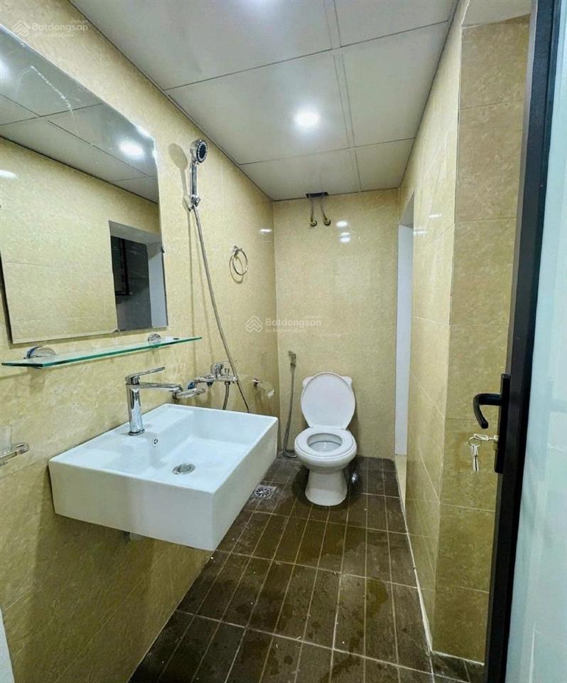 Siêu phẩm 65m2 5 tầng mặt tiền 6,7m ô tô qua nhà phố trần duy hưng, cầu giấy