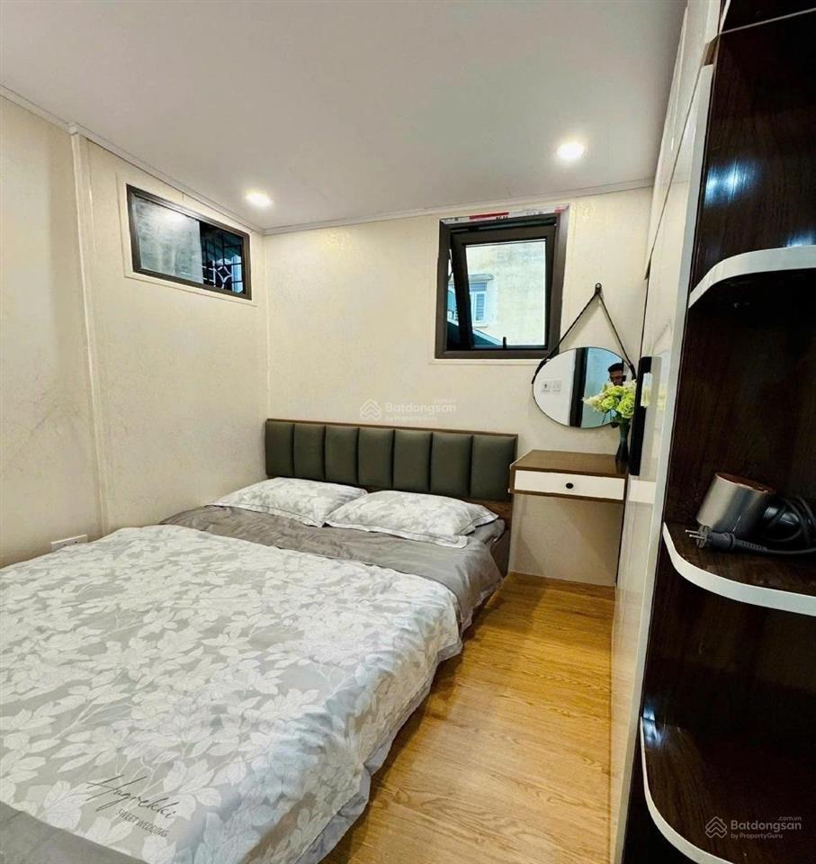 Siêu phẩm 65m2 5 tầng mặt tiền 6,7m ô tô qua nhà phố trần duy hưng, cầu giấy