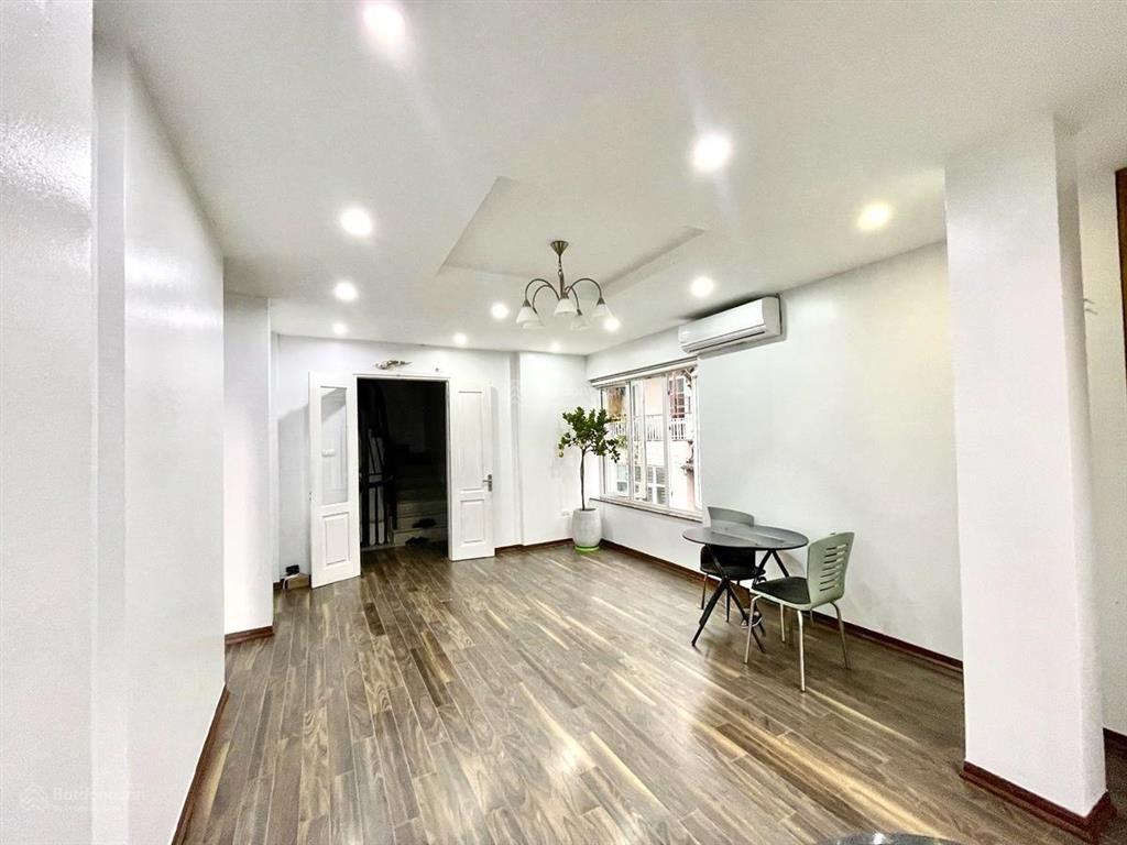 Lô góc 80m2 8 tầng ô tô tránh phố đội cấn ba đình chỉ hơn 30 tỷ