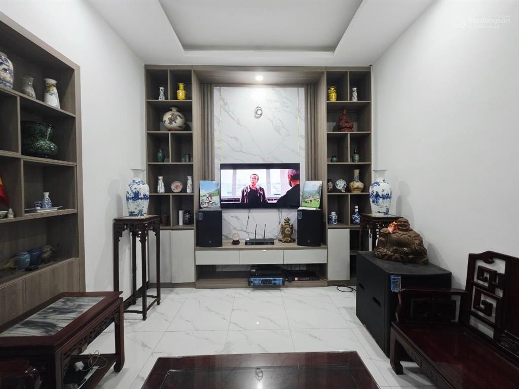 Siêu hiếm giá đầu tư 98m2 5 tầng mặt tiền 7m phố đội cấn ba đình