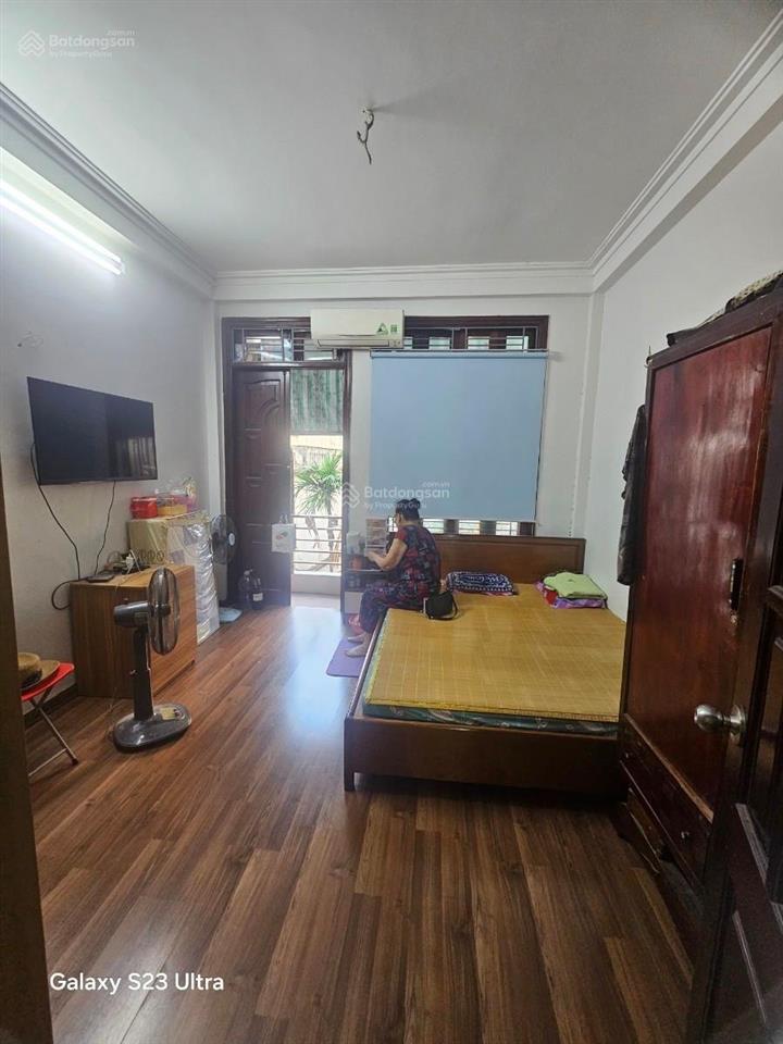 30m2 5 tầng trung tâm cầu giấy ngõ nông chỉ 8 tỷ