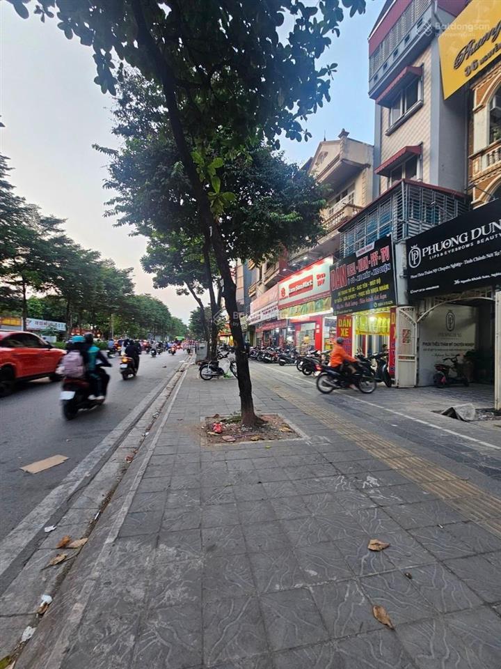 Mặt phố nguyễn khánh toàn 96m2 5 tầng vỉa hè đá bóng