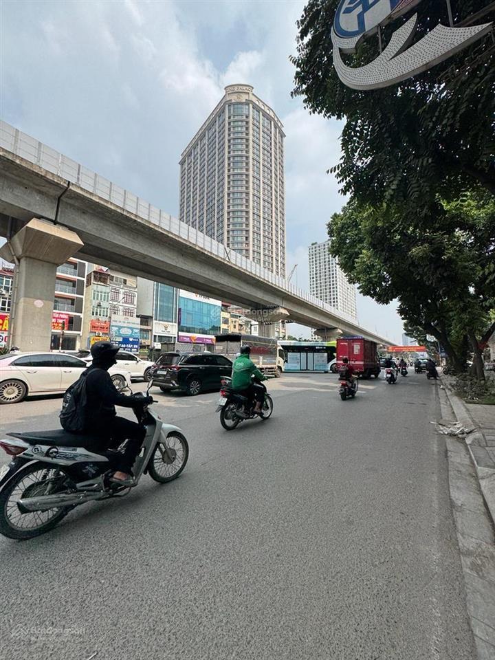 Mặt phố nguyễn trãi đống đa 20m2 5 tầng vỉa hè 8m kinh doanh sầm uất