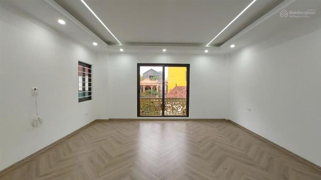 Bán nhà 55m2 5 tầng mặt tiền 6m ô tô vào nhà phố nguyễn chí thanh đống đa
