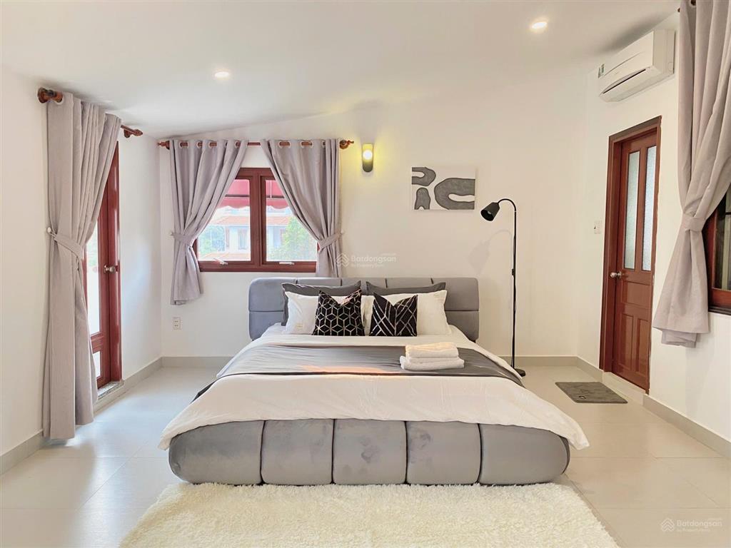 Chính chủ cho thuê biệt thự thảo điền, hồ bơi, sân vườn, đủ nội thất 4000 usd