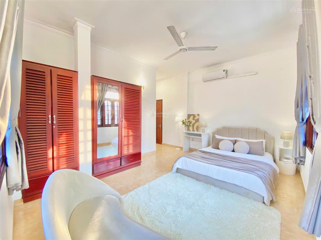 Chính chủ cho thuê biệt thự thảo điền, hồ bơi, sân vườn, đủ nội thất 4000 usd