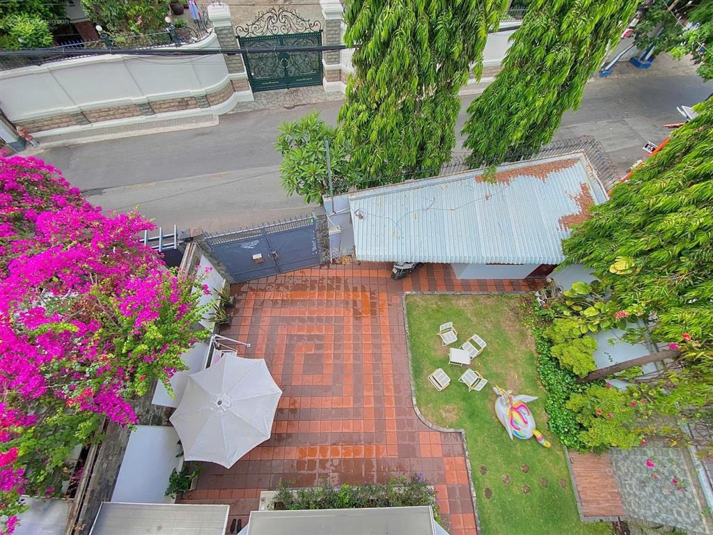 Chính chủ cho thuê biệt thự thảo điền, hồ bơi, sân vườn, đủ nội thất 4000 usd