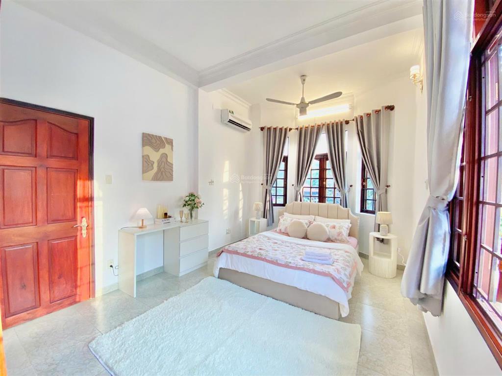 Chính chủ cho thuê biệt thự thảo điền, hồ bơi, sân vườn, đủ nội thất 4000 usd