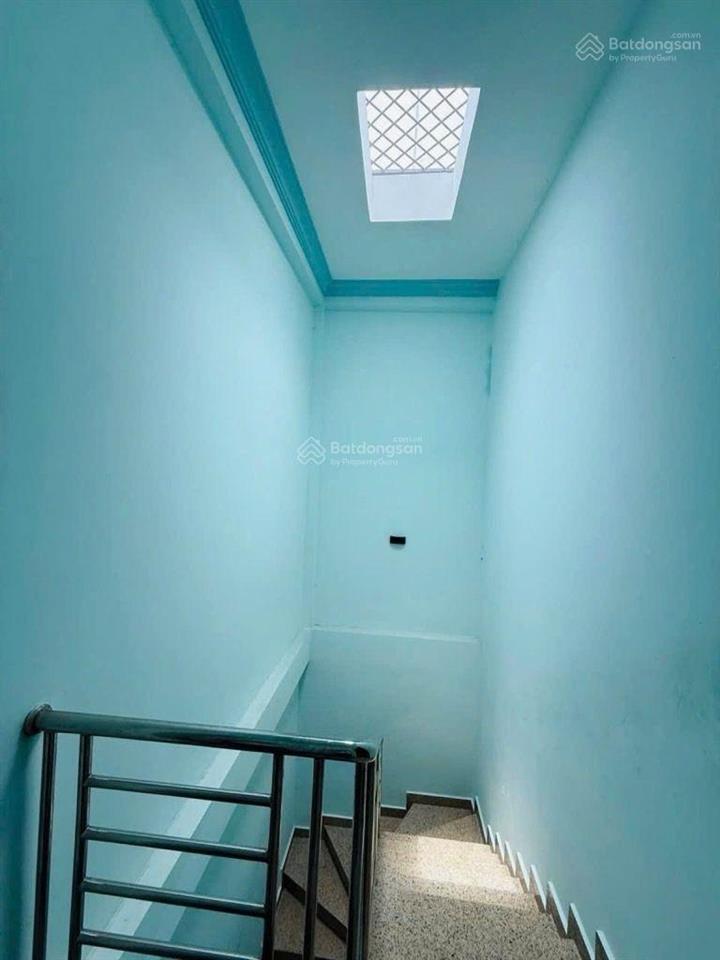 Mặt tiền đường lý thánh tông tô hiệu xe hơi ngũ trong nhà ngang 5 rộng thoáng