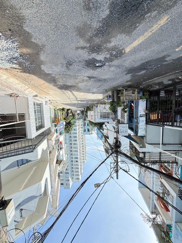 Mặt tiền đường lý thánh tông tô hiệu xe hơi ngũ trong nhà ngang 5 rộng thoáng