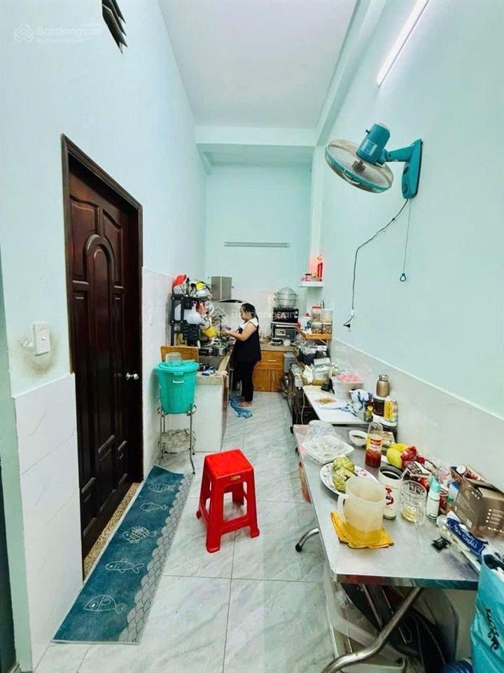 Mặt tiền đường lý thánh tông tô hiệu xe hơi ngũ trong nhà ngang 5 rộng thoáng