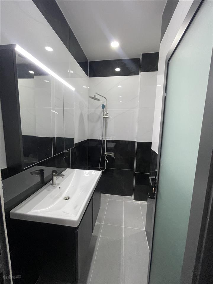 Quận bình tân hẻm ô tô thông lê văn quới bình trị đông bình tân  thang máy xịn xò