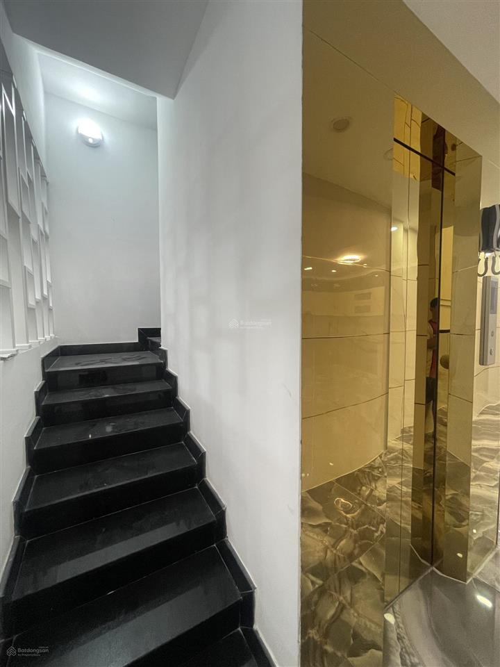 Quận bình tân hẻm ô tô thông lê văn quới bình trị đông bình tân  thang máy xịn xò