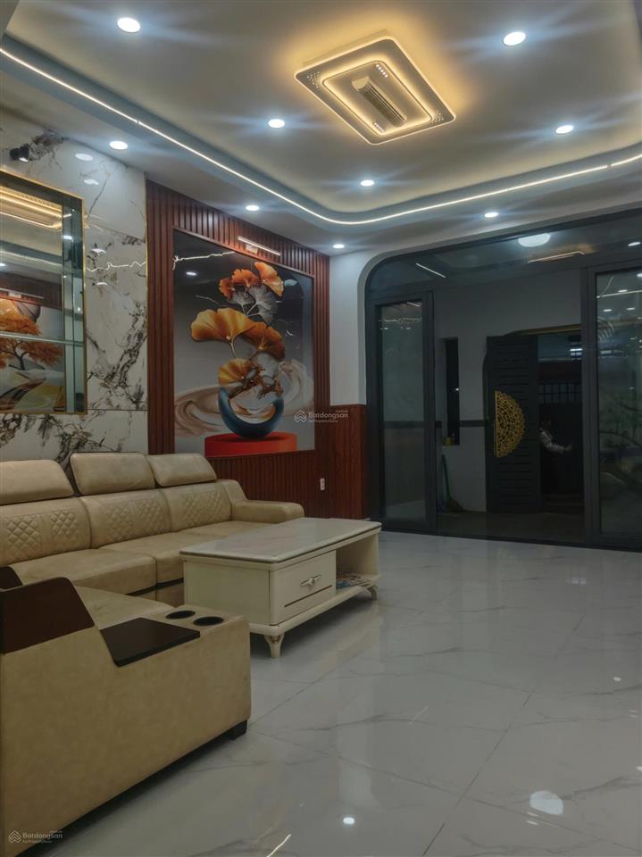 Nhà mới đẹp ở ngay quận tân phú gần aeon